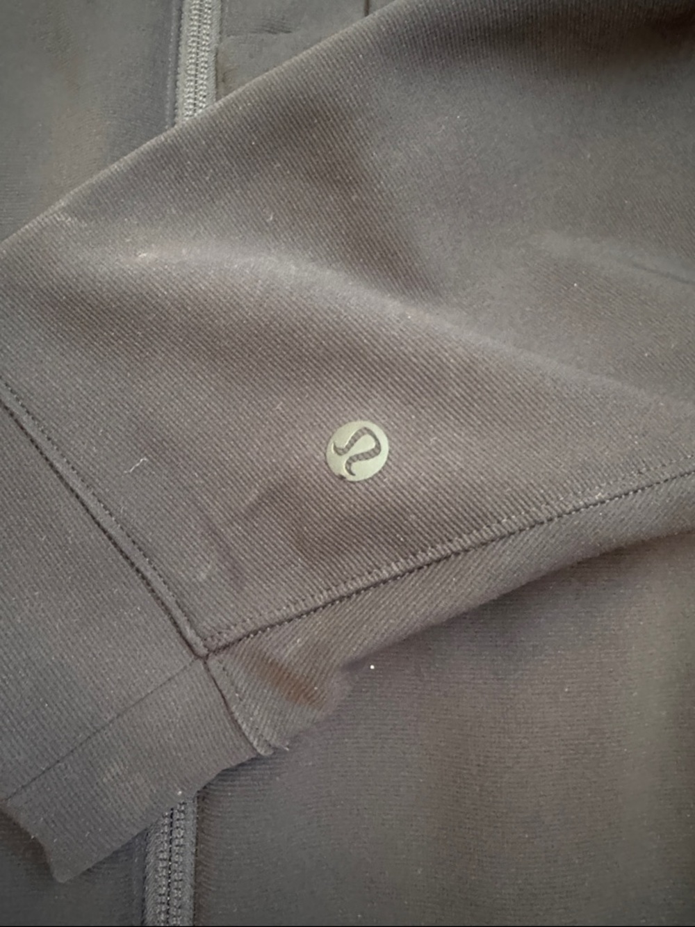Like new Mens Lululemon Sojourn jacket size XXL in black - Picture 8 of 10